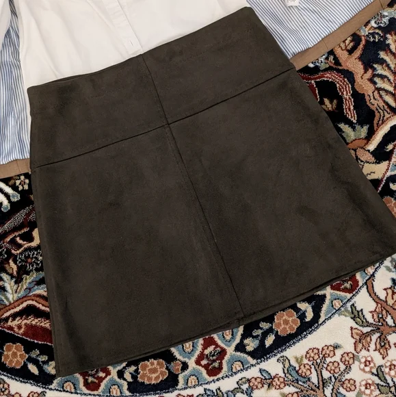 Faux Suede Mini Pull-on - Picture 3 of 7